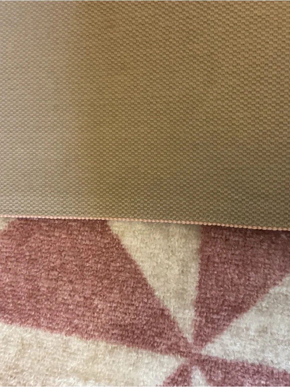 Pink & Cream Geometric washable rubber backed “Maples” Bath Rug NWT, 20 x 34